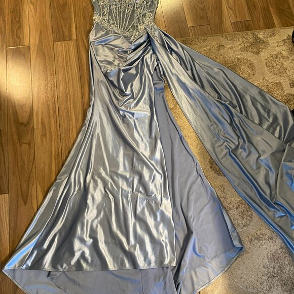 Prom dress - Picture 3 of 3